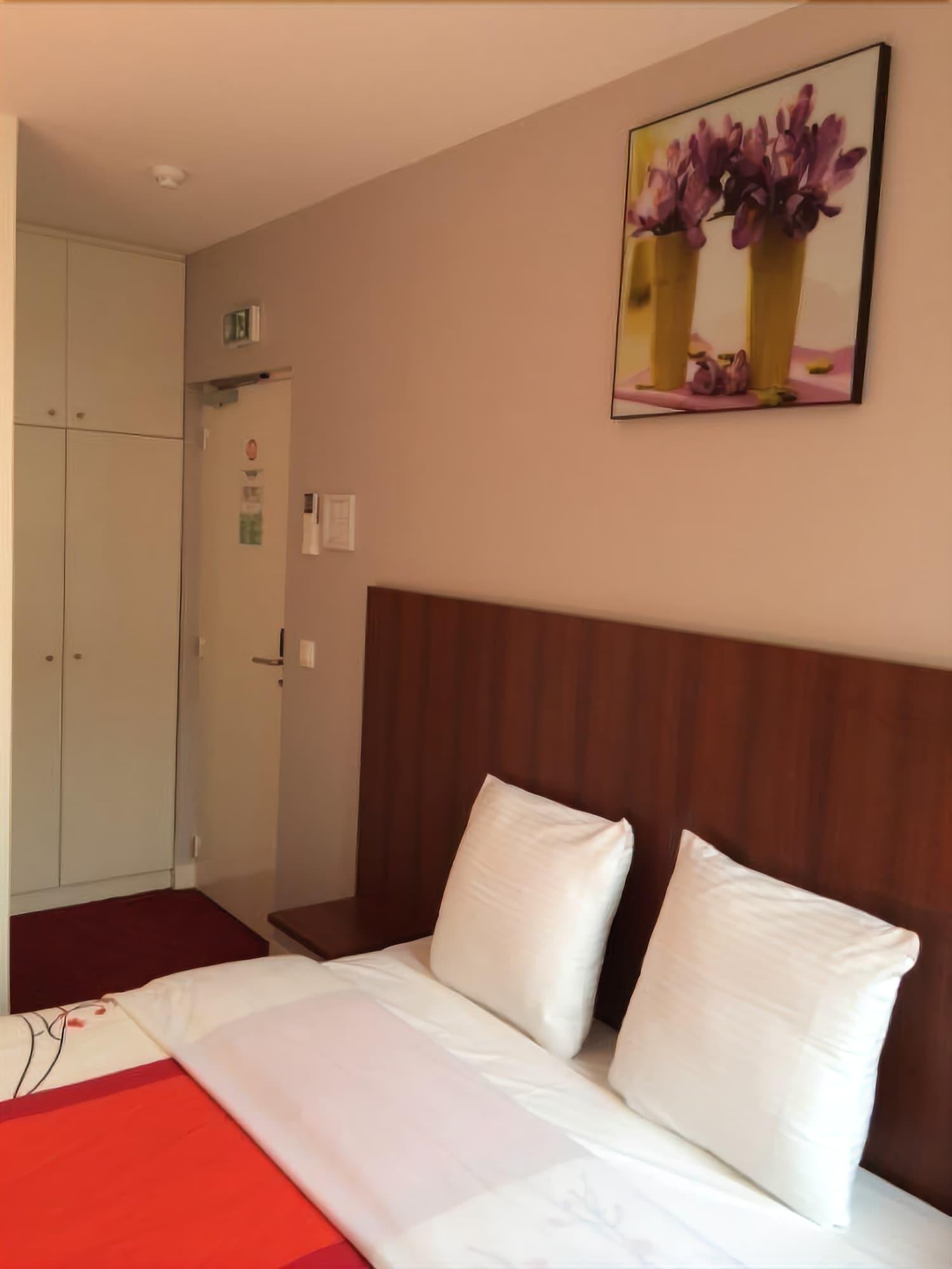 Hotel Rythme Saint-Cloud Exterior photo